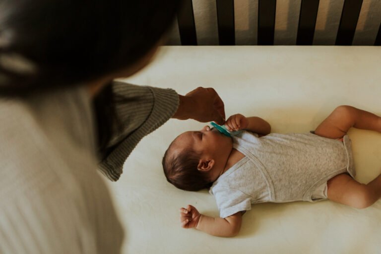 How to Dress Your Baby for Different Weather Conditions